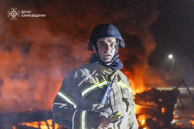 Новини Харкова: Масштабна пожежа після удару по Новій почті в Коротичі